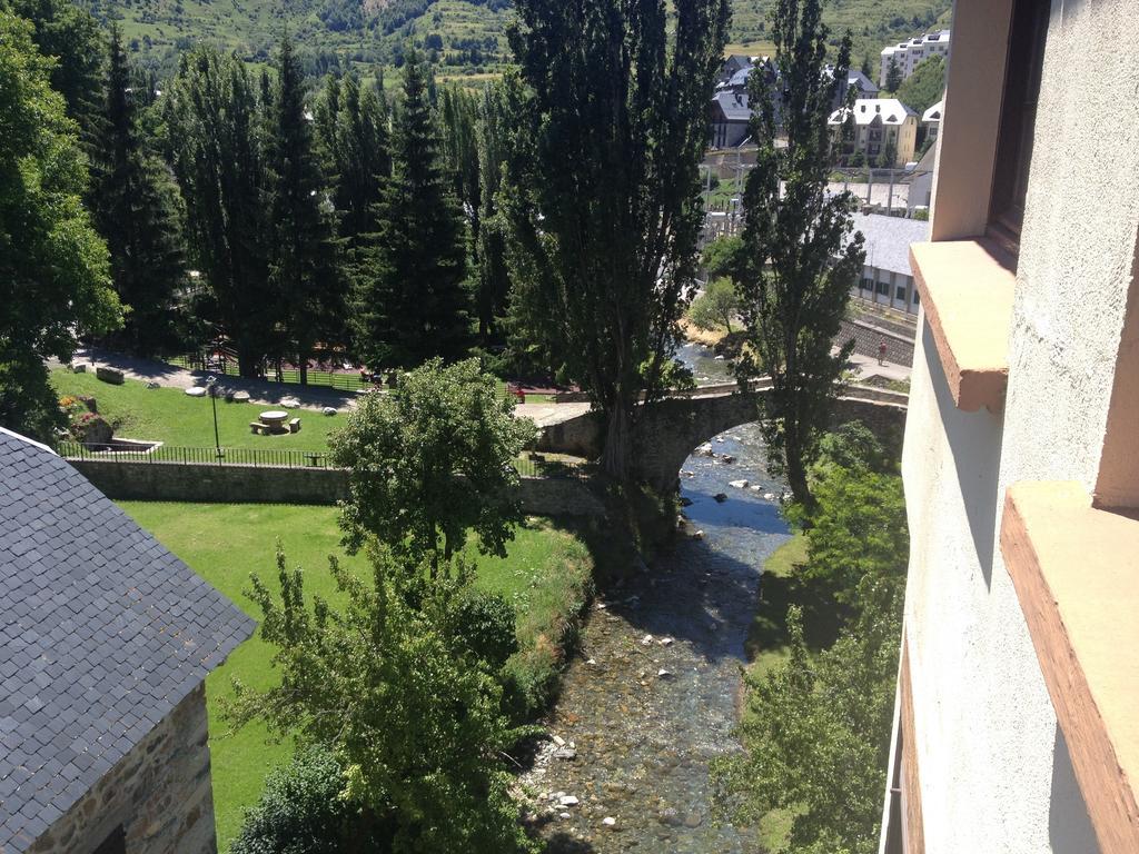 Sallent de Gállego Hostal Centro מראה חיצוני תמונה